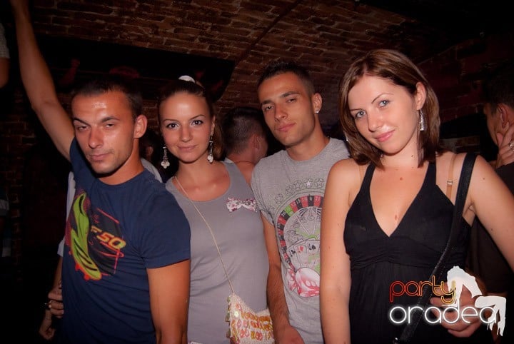 Club escape seară de seară, 