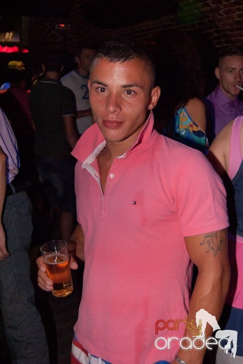 Club escape seară de seară, 