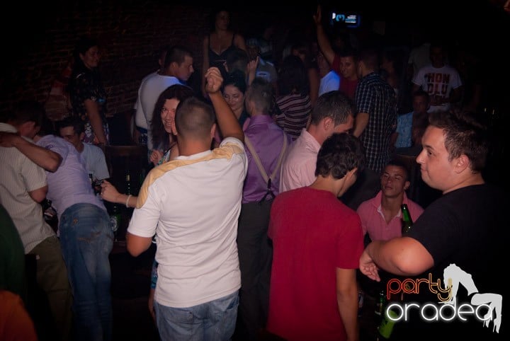 Club escape seară de seară, 