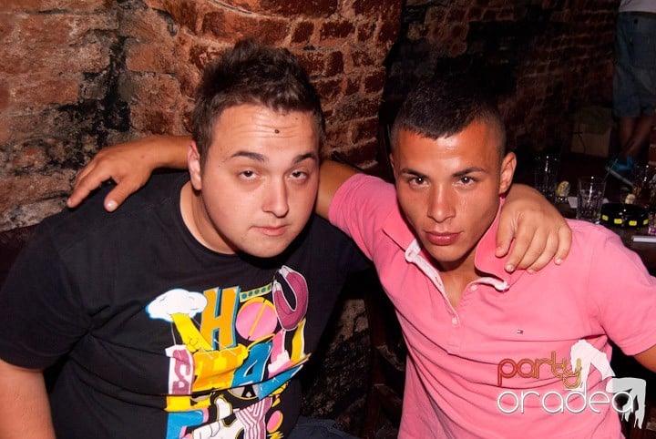 Club escape seară de seară, 