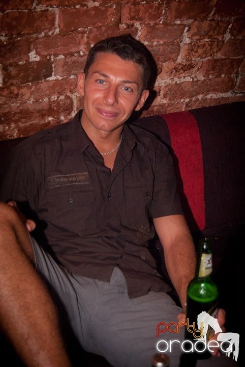 Club escape seară de seară, 