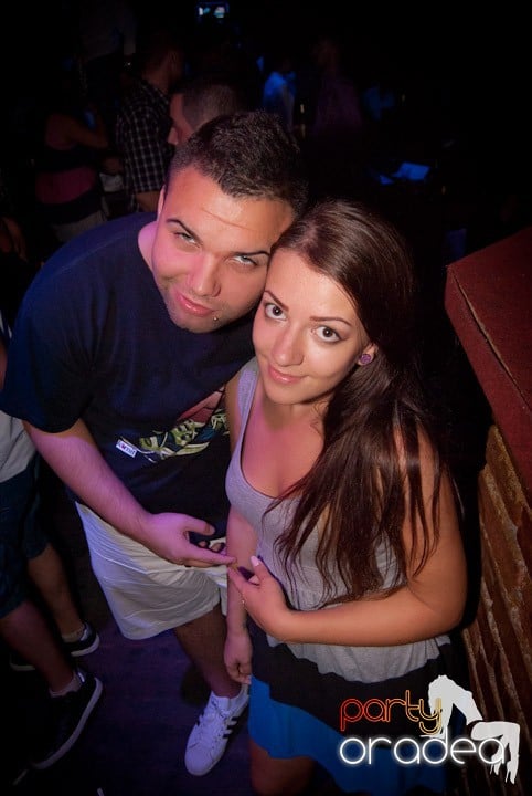 Club escape seară de seară, 