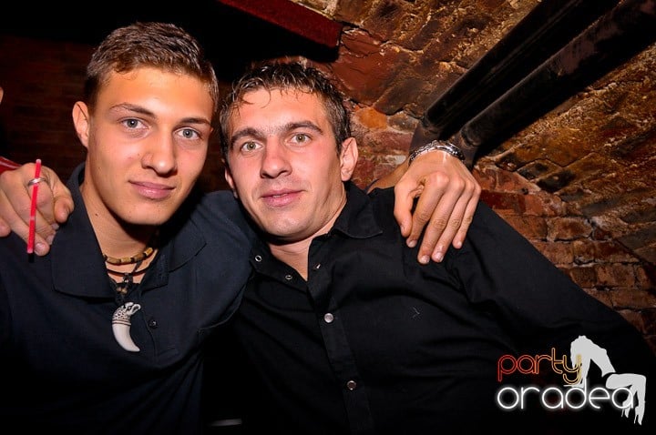 Club Escape vineri noaptea,