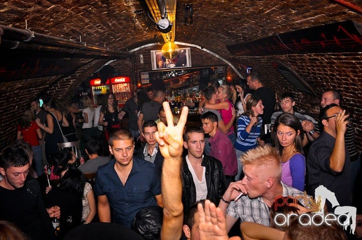Club Escape vineri noaptea,