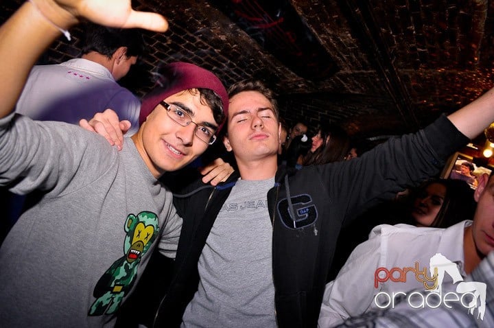 Club Escape vineri noaptea,