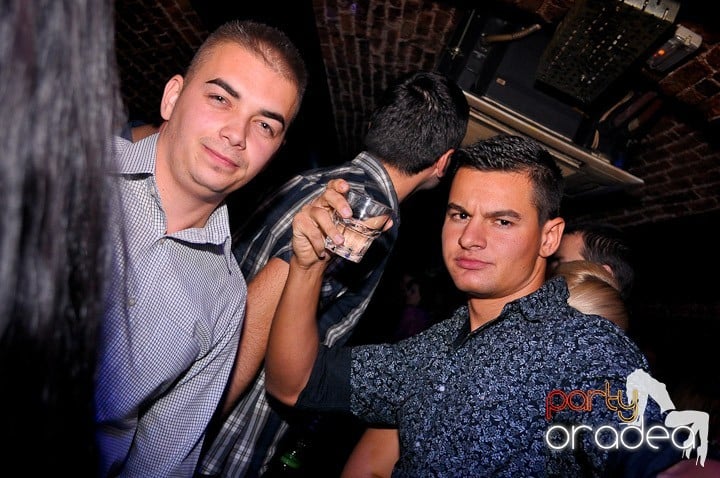 Club Escape vineri noaptea,