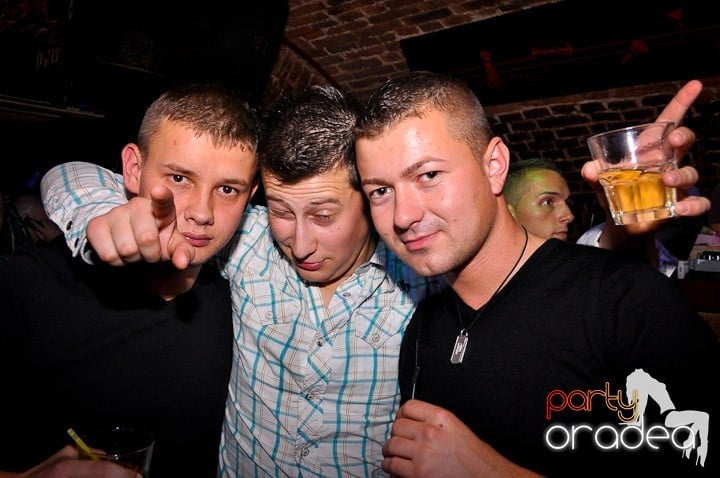 Club Escape vineri noaptea,