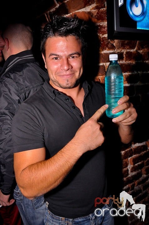 Club Escape vineri noaptea,