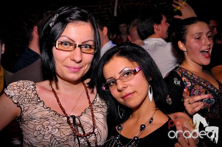 Club Escape vineri noaptea,