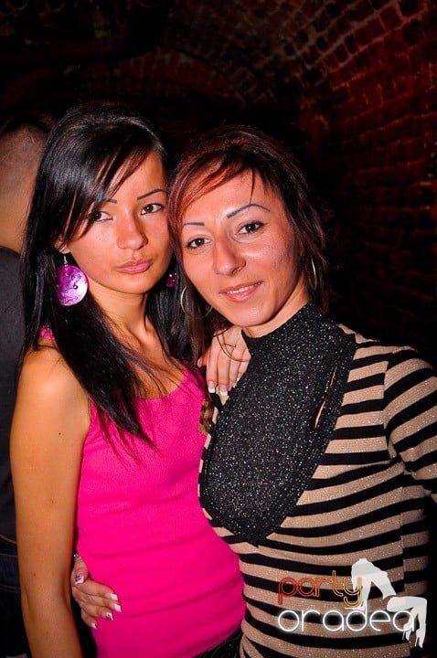 Club Escape vineri noaptea,