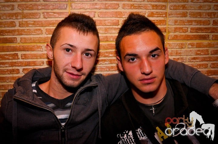 Club Escape vineri noaptea,