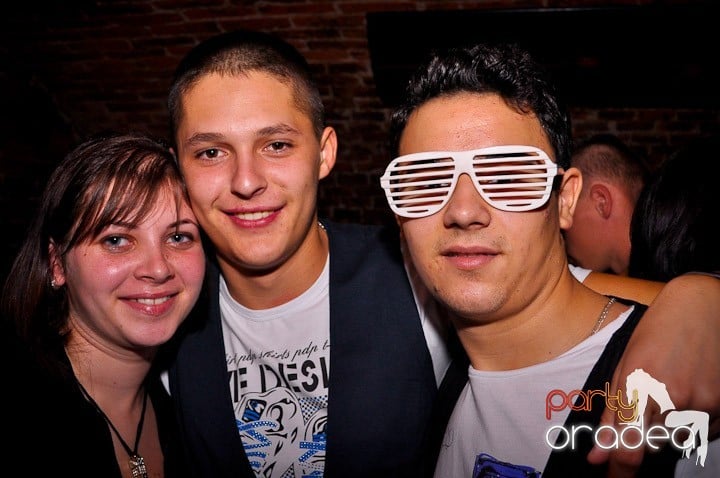 Club Escape vineri noaptea,