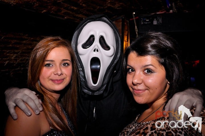 Club Escape vineri noaptea,