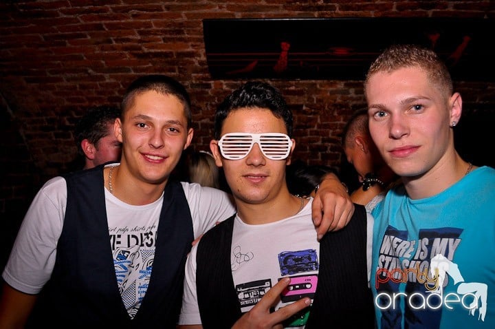 Club Escape vineri noaptea,
