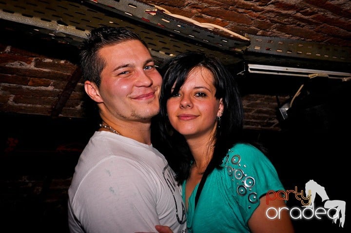 Club Escape vineri noaptea,