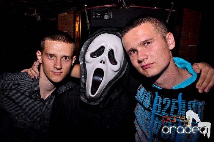 Club Escape vineri noaptea,