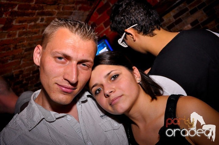 Club Escape vineri noaptea,