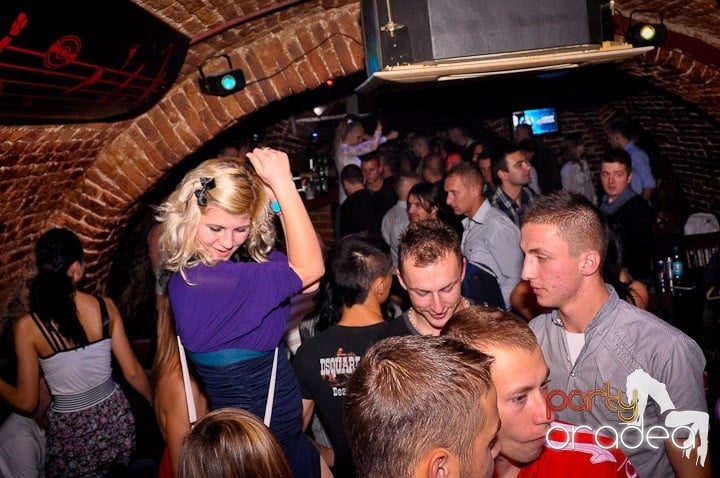 Club Escape vineri noaptea,