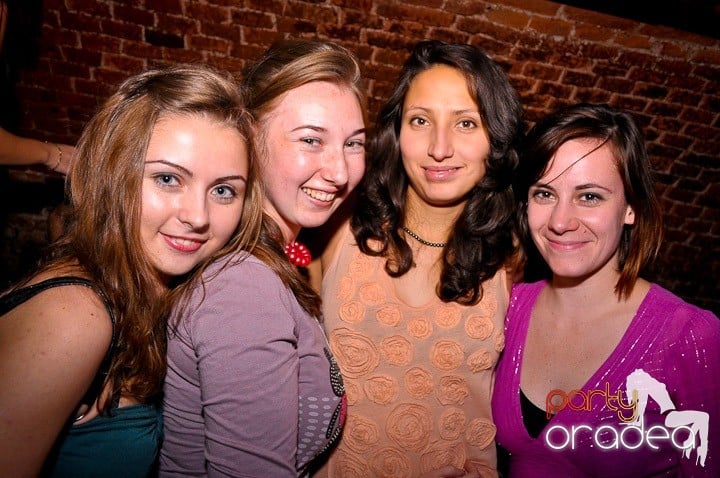 Club Escape vineri noaptea,