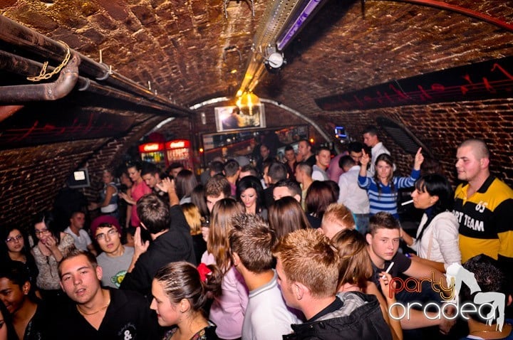 Club Escape vineri noaptea,