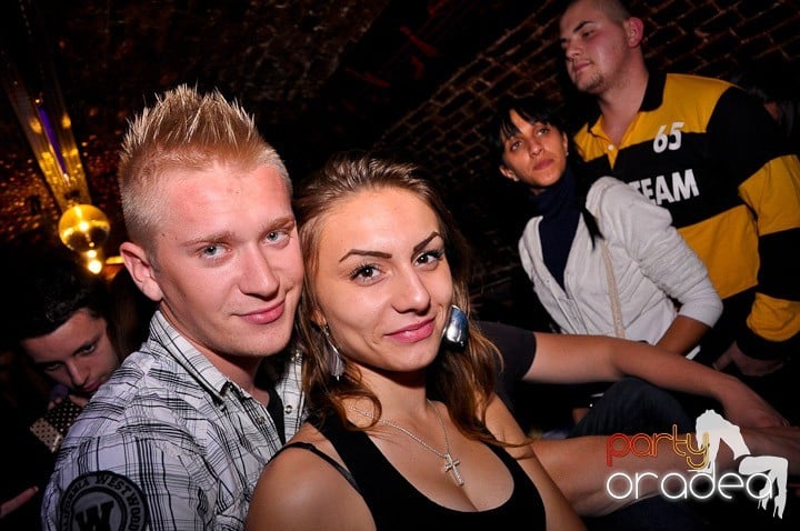Club Escape vineri noaptea,