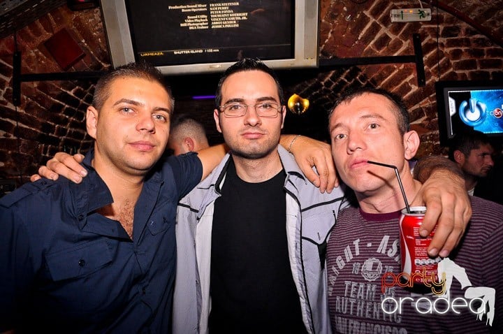 Club Escape vineri noaptea,