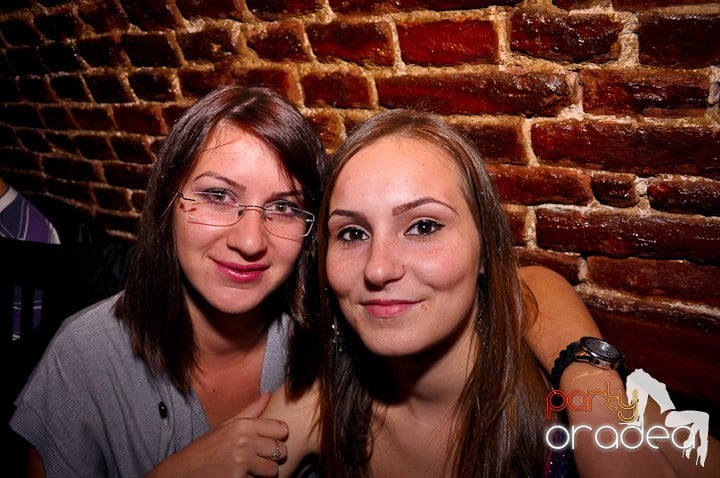 Club Escape vineri noaptea,