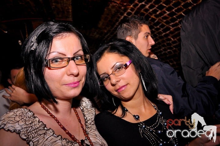 Club Escape vineri noaptea,