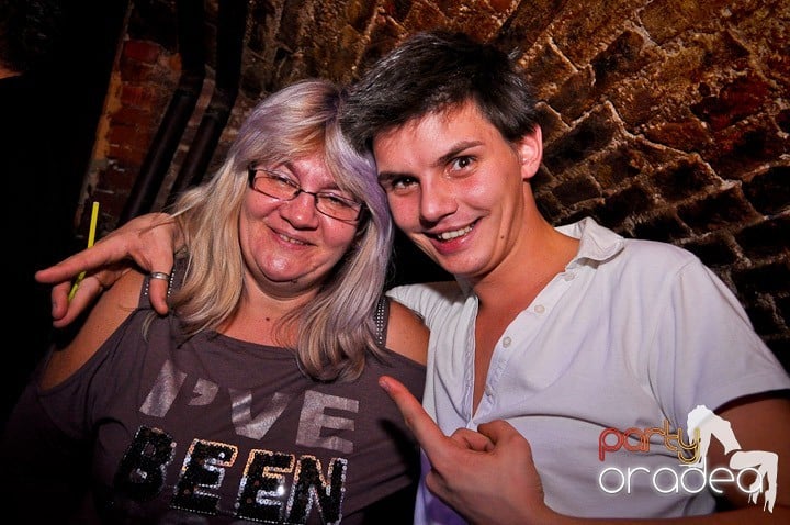 Club Escape vineri noaptea,