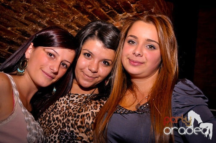 Club Escape vineri noaptea,