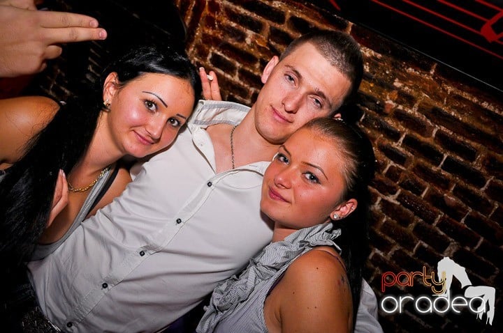 Club Escape vineri noaptea,