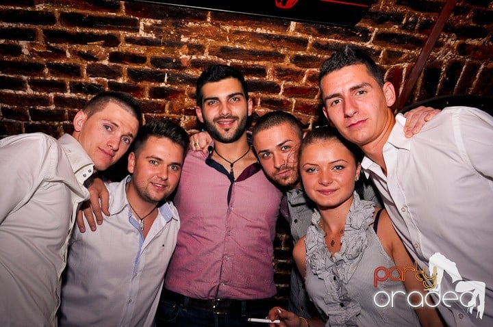 Club Escape vineri noaptea,