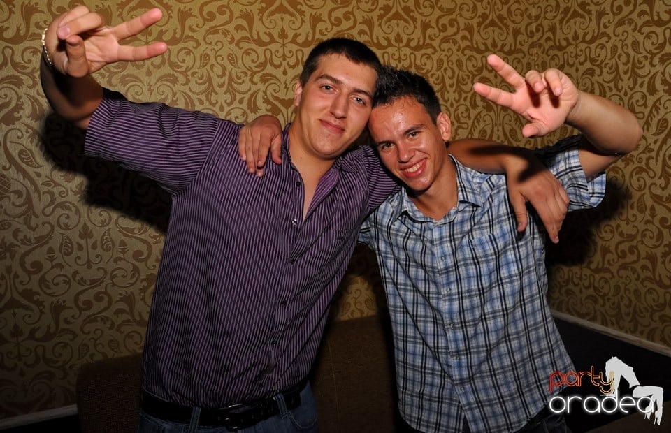 Club Life: Music in the Night, 