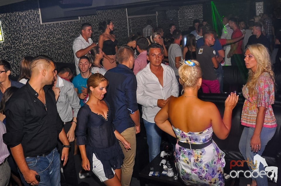 Club Life: Music in the Night, 