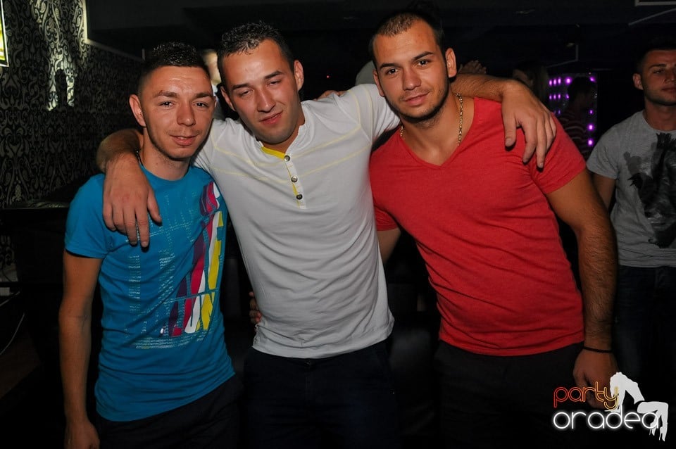 Club Life: Music in the Night, 