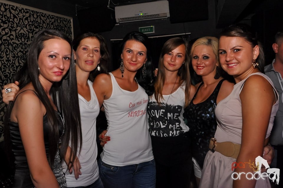 Club Life: Music in the Night, 