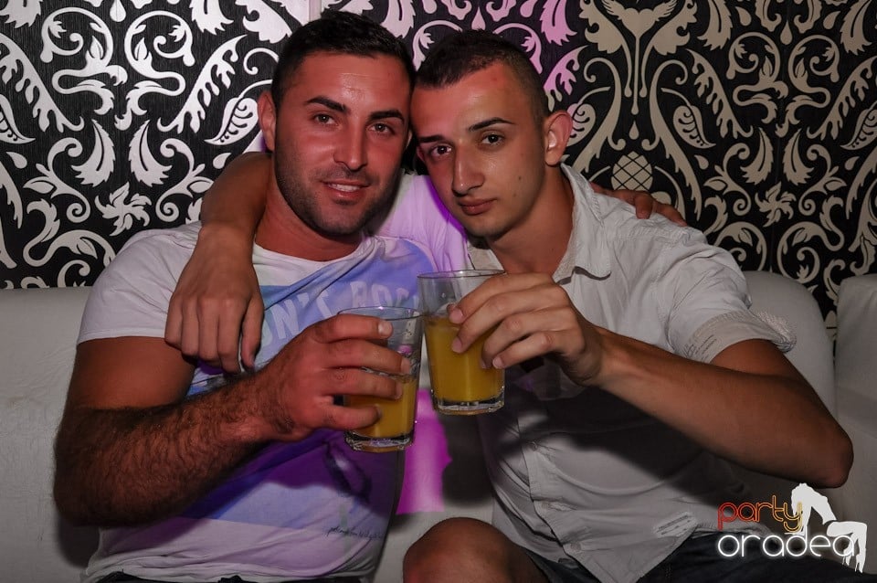 Club Life: Music in the Night, 