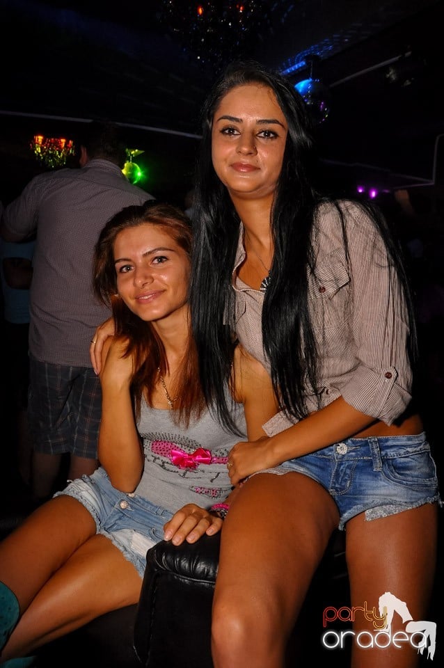 Club Life: Music in the Night, 