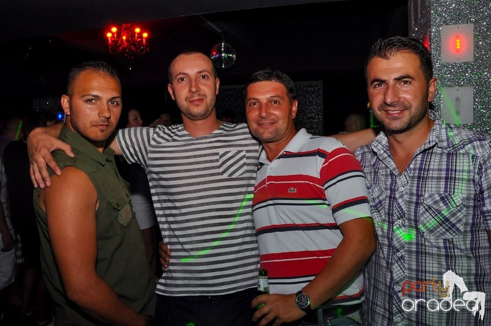 Club Life: Music in the Night, 