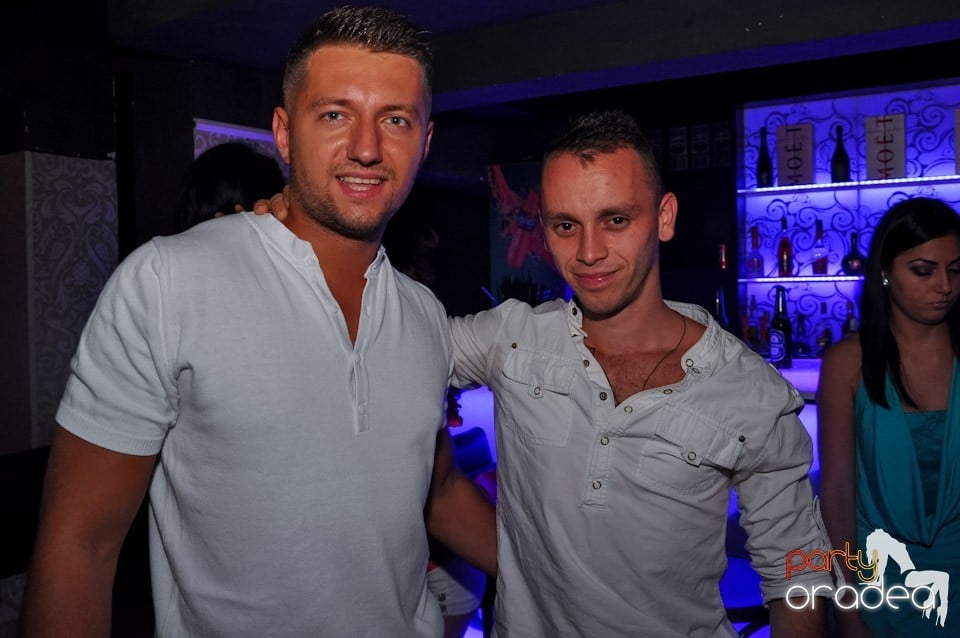 Club Life: Music in the Night, 