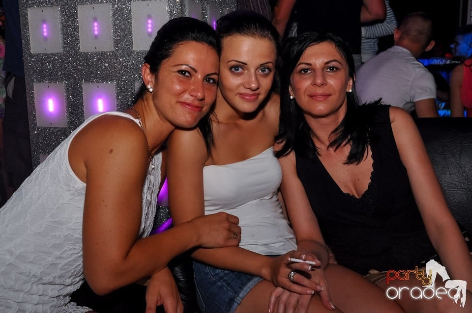 Club Life: Music in the Night, 