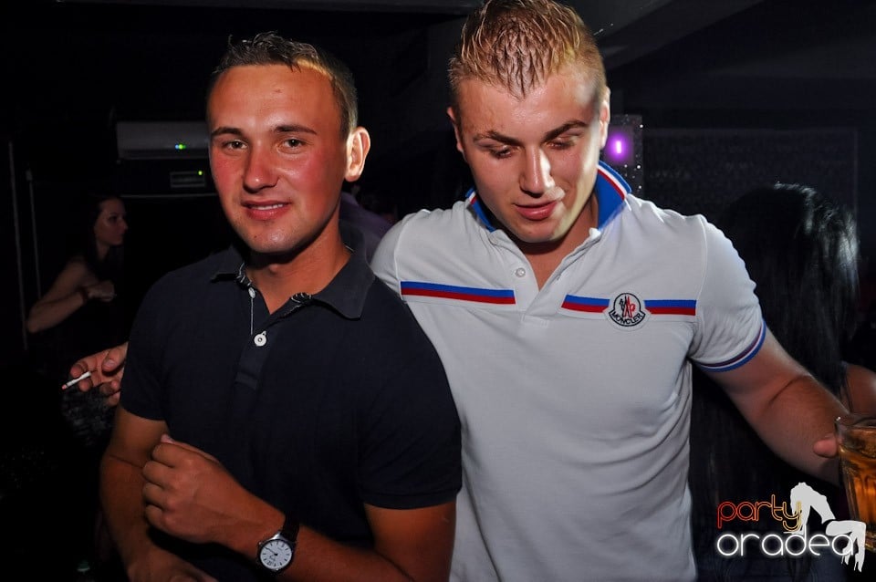 Club Life: Music in the Night, 