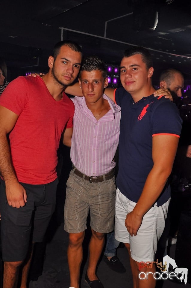 Club Life: Music in the Night, 