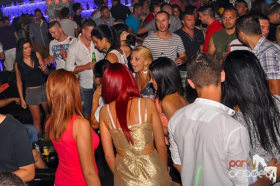 Club Life: Music in the Night, 