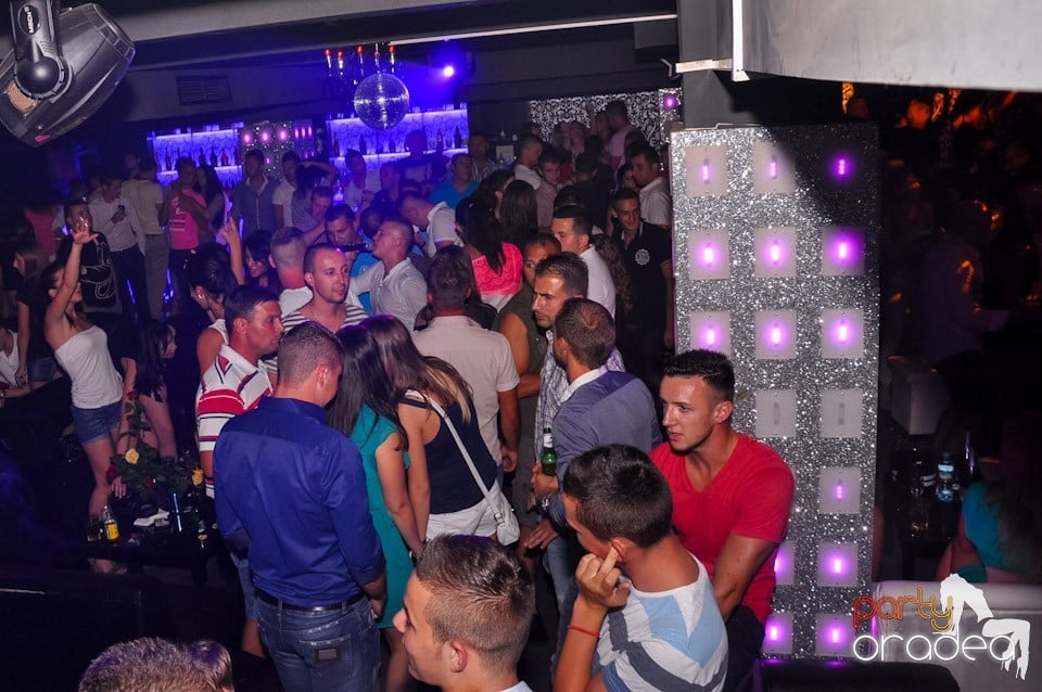 Club Life: Music in the Night, 