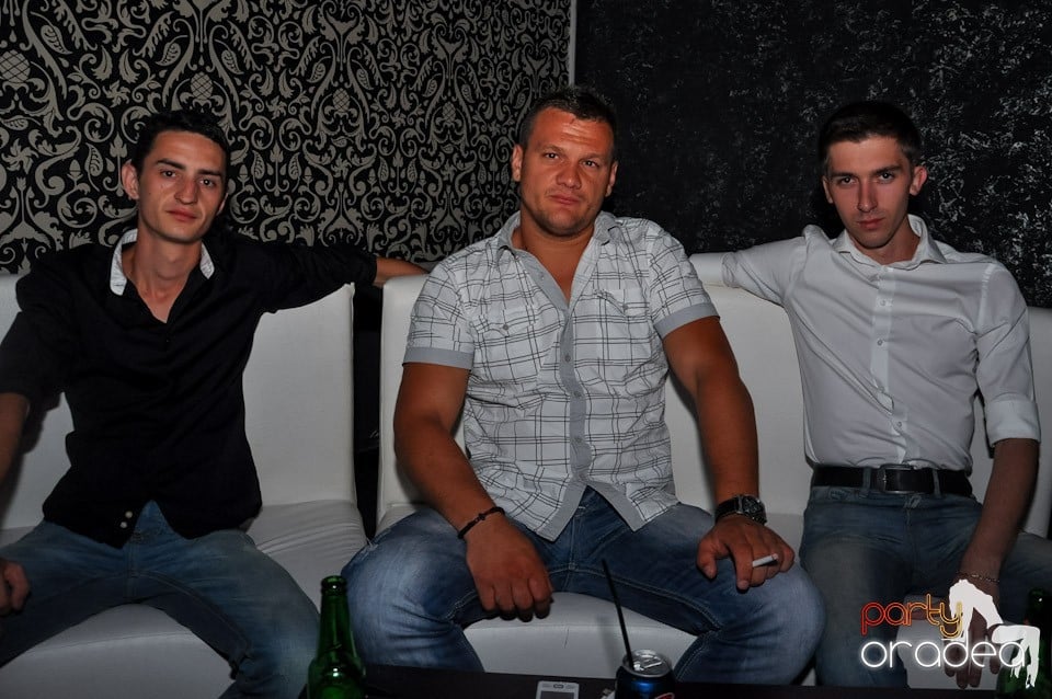 Club Life: Music in the Night, 