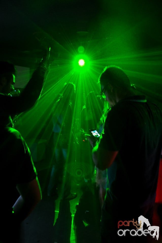 Club Life: Music in the Night, 