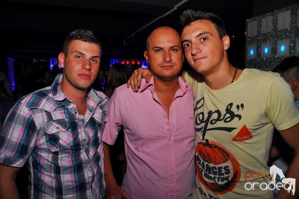 Club Life: Music in the Night, 