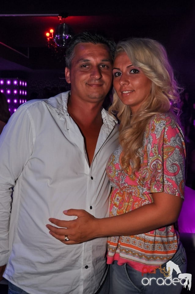 Club Life: Music in the Night, 