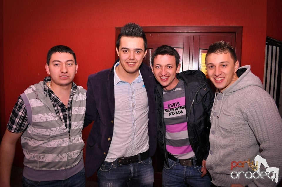 Clubbing în Escape, 